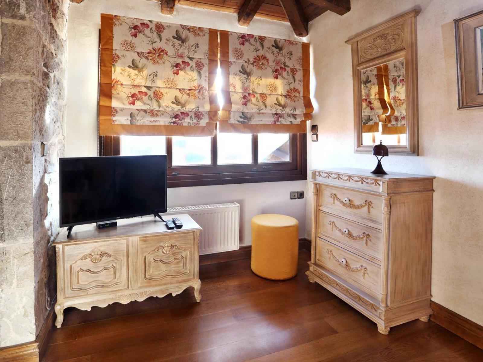 Lousiou Nymphes Escape Suites Dimitsana Bagian luar foto