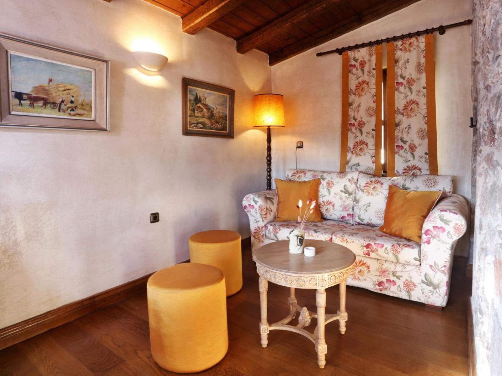 Lousiou Nymphes Escape Suites Dimitsana Bagian luar foto