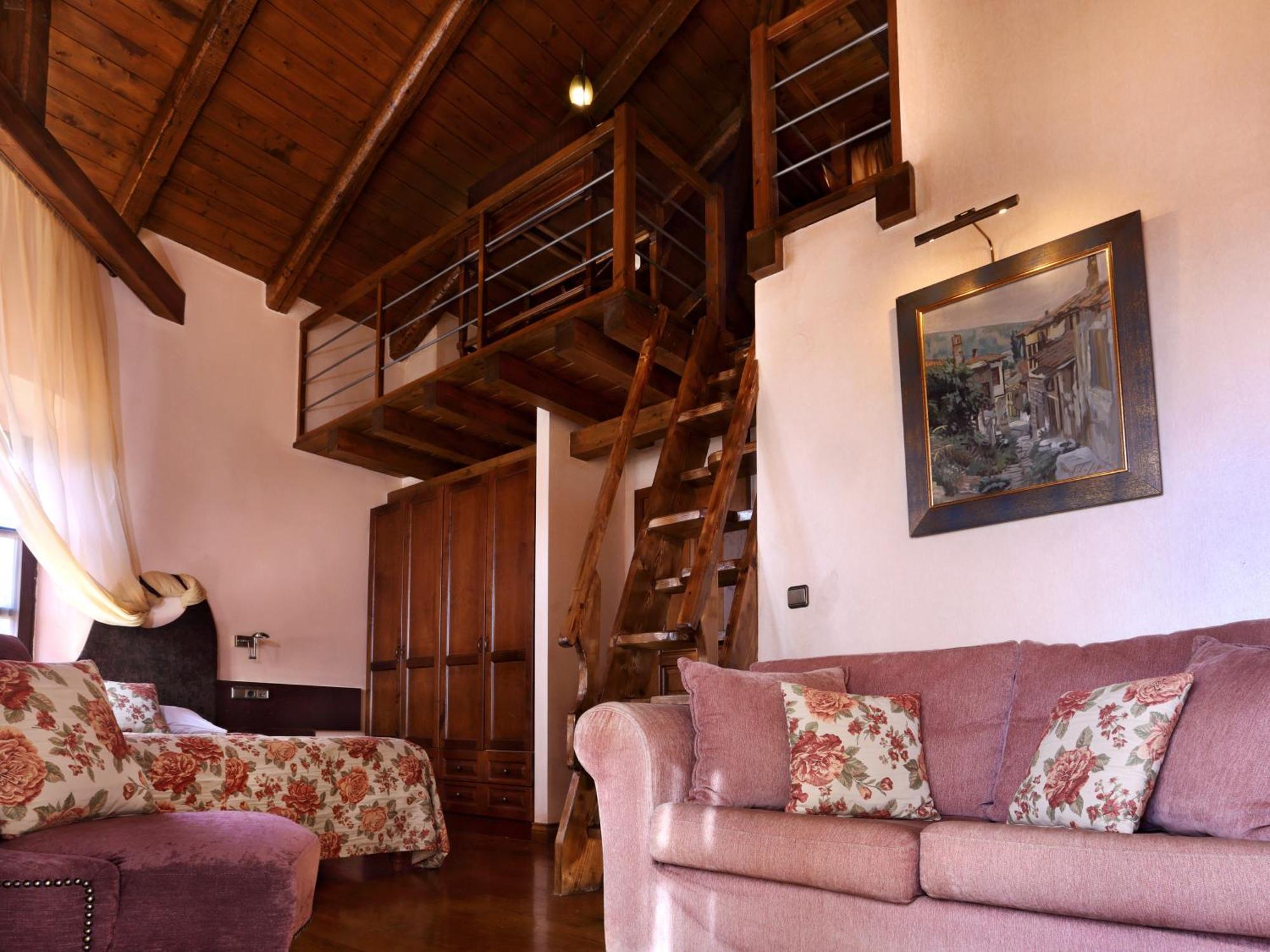 Lousiou Nymphes Escape Suites Dimitsana Bagian luar foto