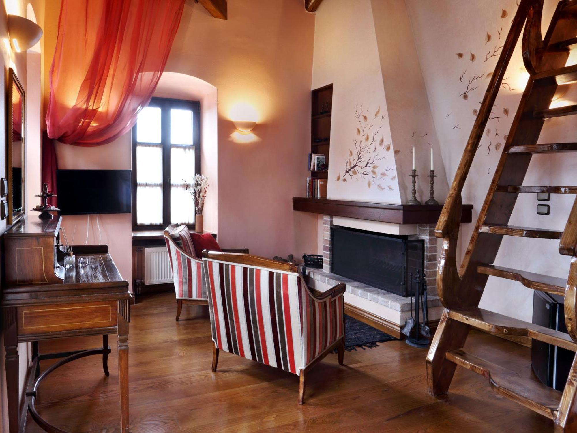 Lousiou Nymphes Escape Suites Dimitsana Bagian luar foto
