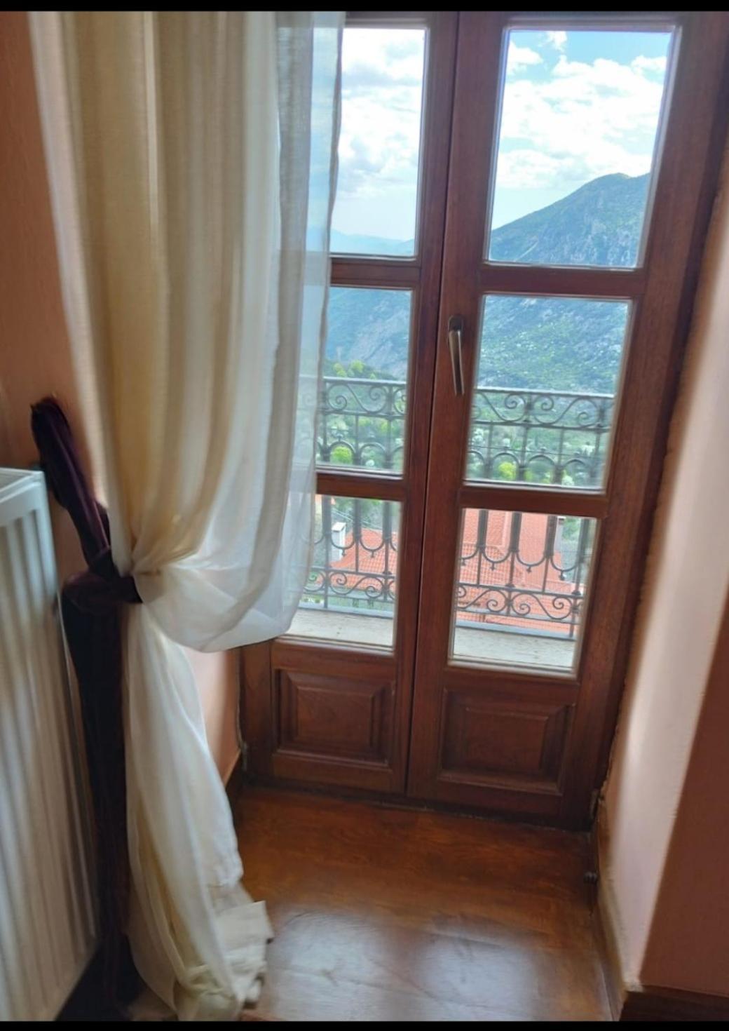 Lousiou Nymphes Escape Suites Dimitsana Bagian luar foto