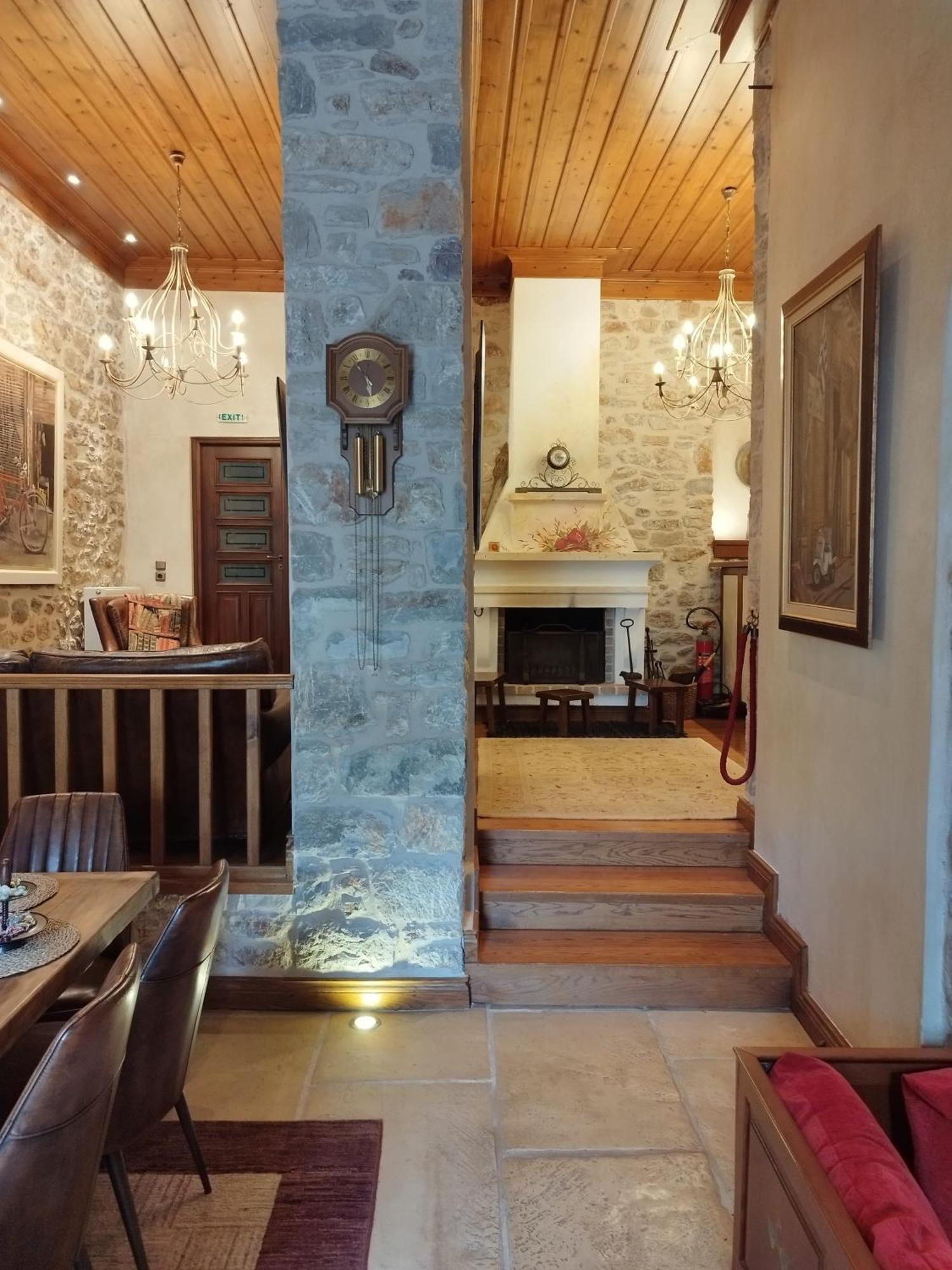 Lousiou Nymphes Escape Suites Dimitsana Bagian luar foto