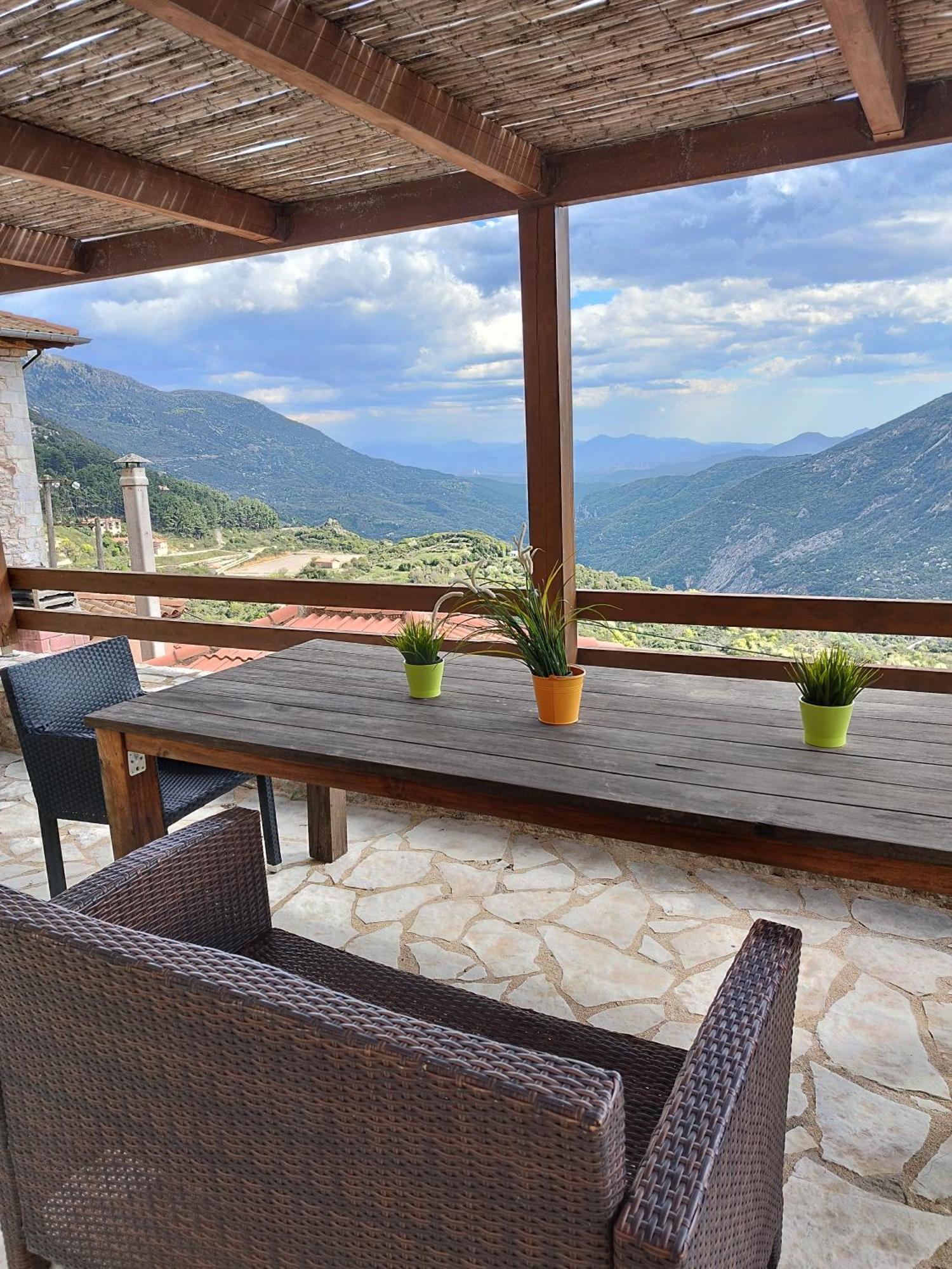 Lousiou Nymphes Escape Suites Dimitsana Bagian luar foto